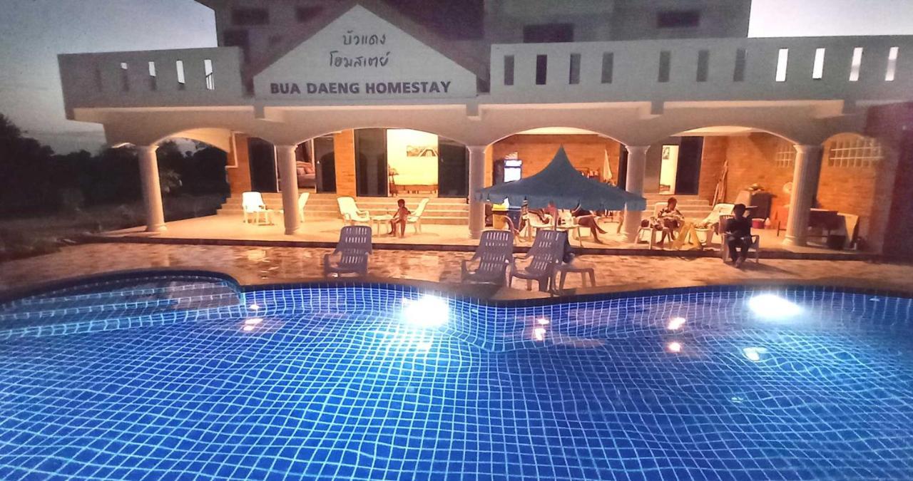 Bua Daeng Homestay Resort Kumphawapi 外观 照片
