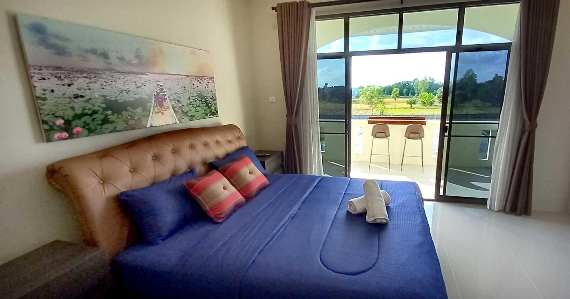 Bua Daeng Homestay Resort Kumphawapi 外观 照片