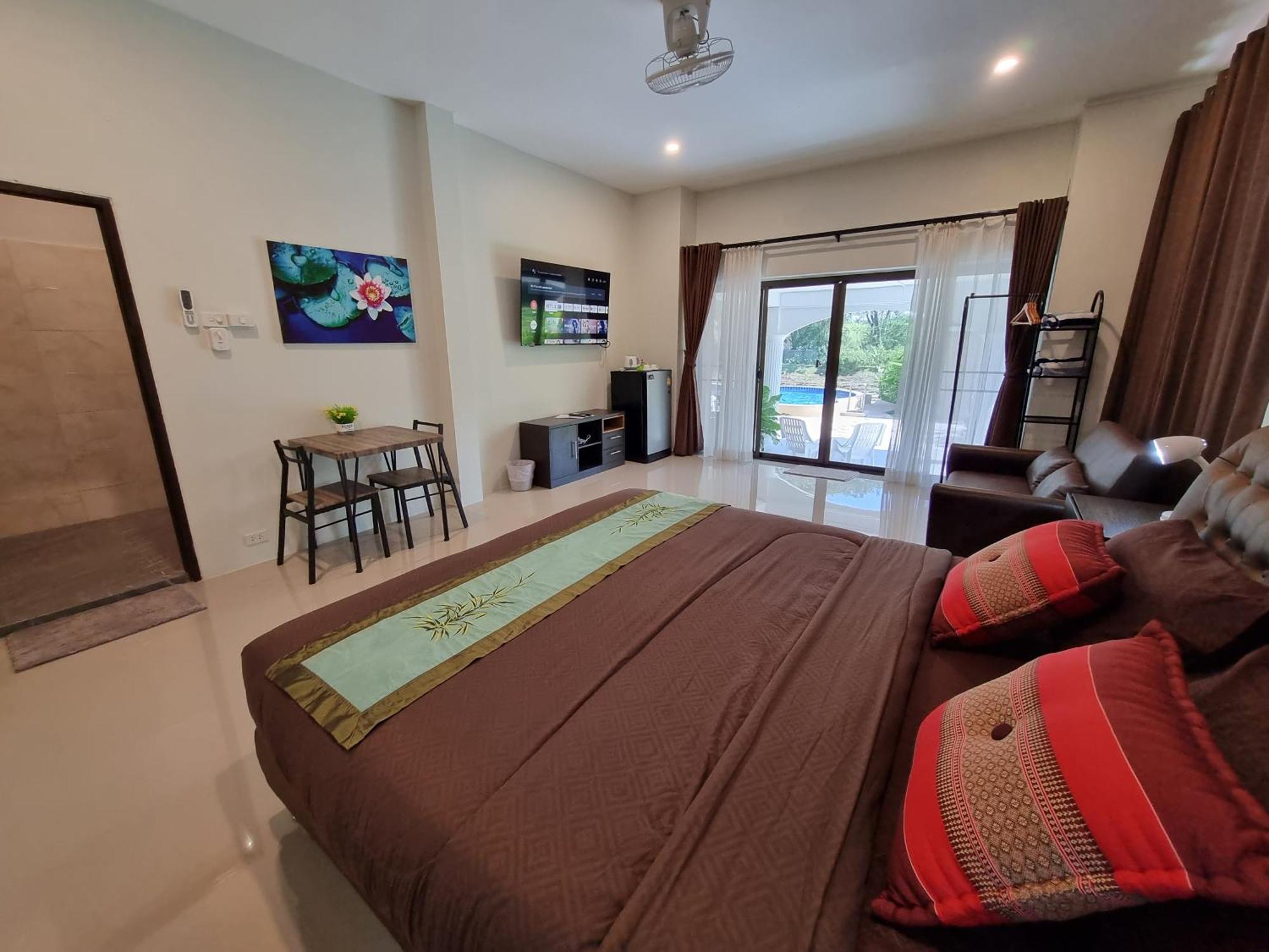 Bua Daeng Homestay Resort Kumphawapi 外观 照片