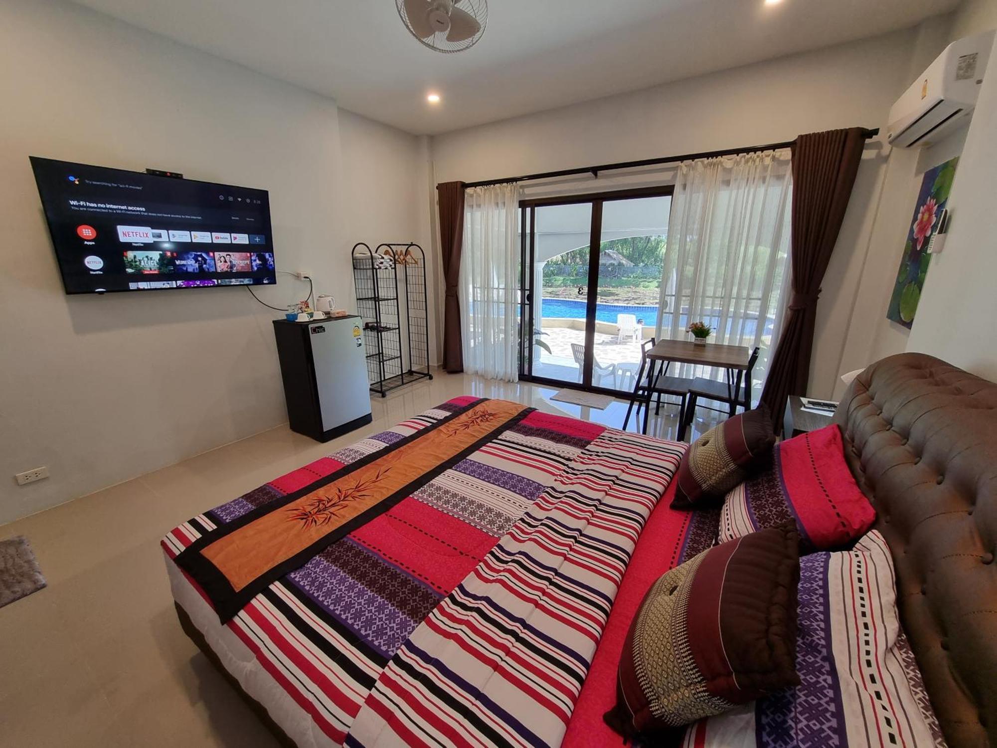 Bua Daeng Homestay Resort Kumphawapi 外观 照片