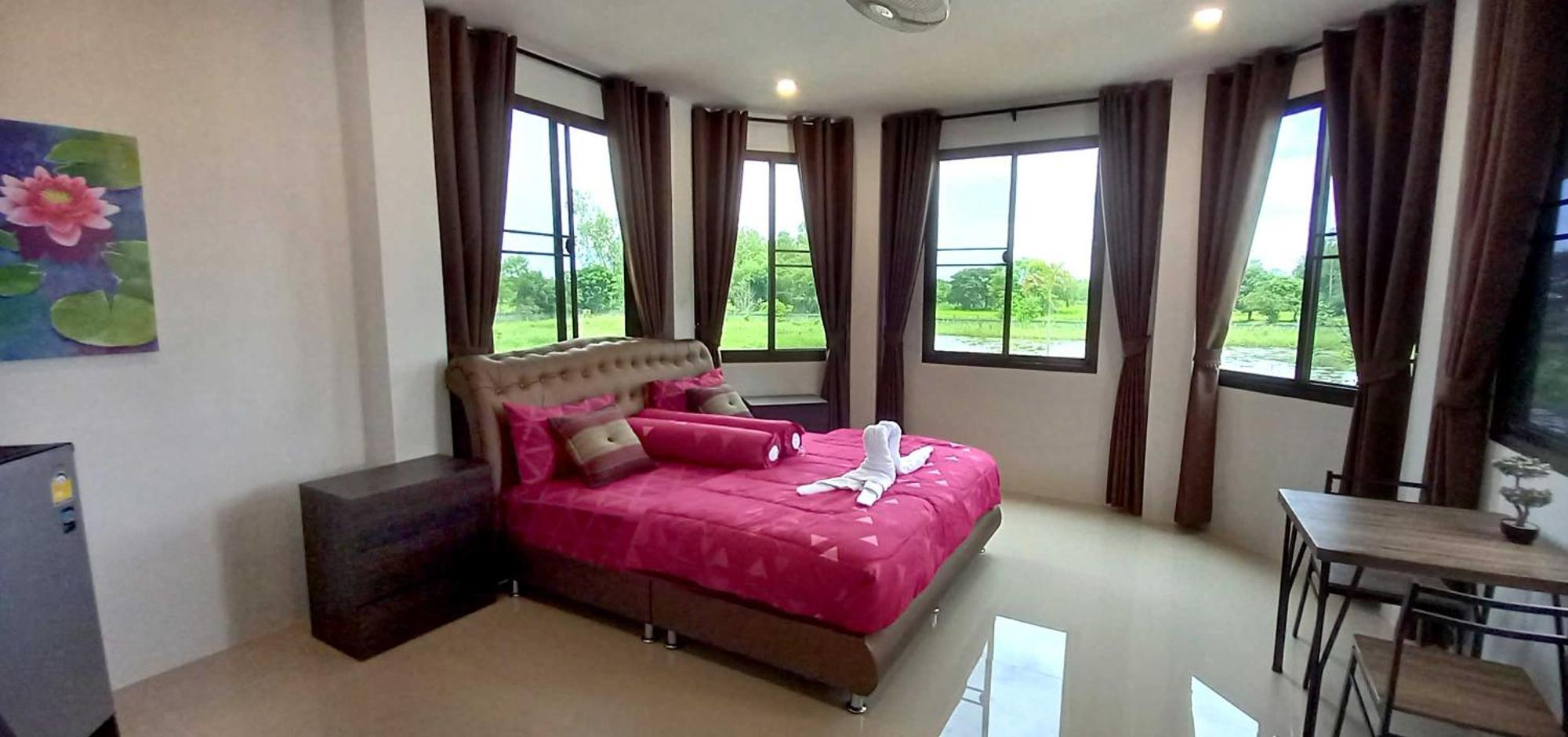 Bua Daeng Homestay Resort Kumphawapi 外观 照片